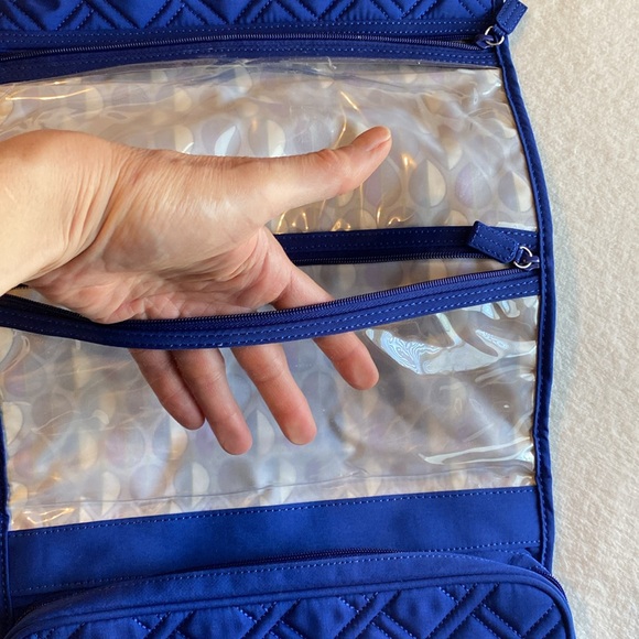 Vera Bradley Hanging Roll Up Travel Organizer. Cosmetic/Bathroom Bag. EUC Royal. - Picture 10 of 13